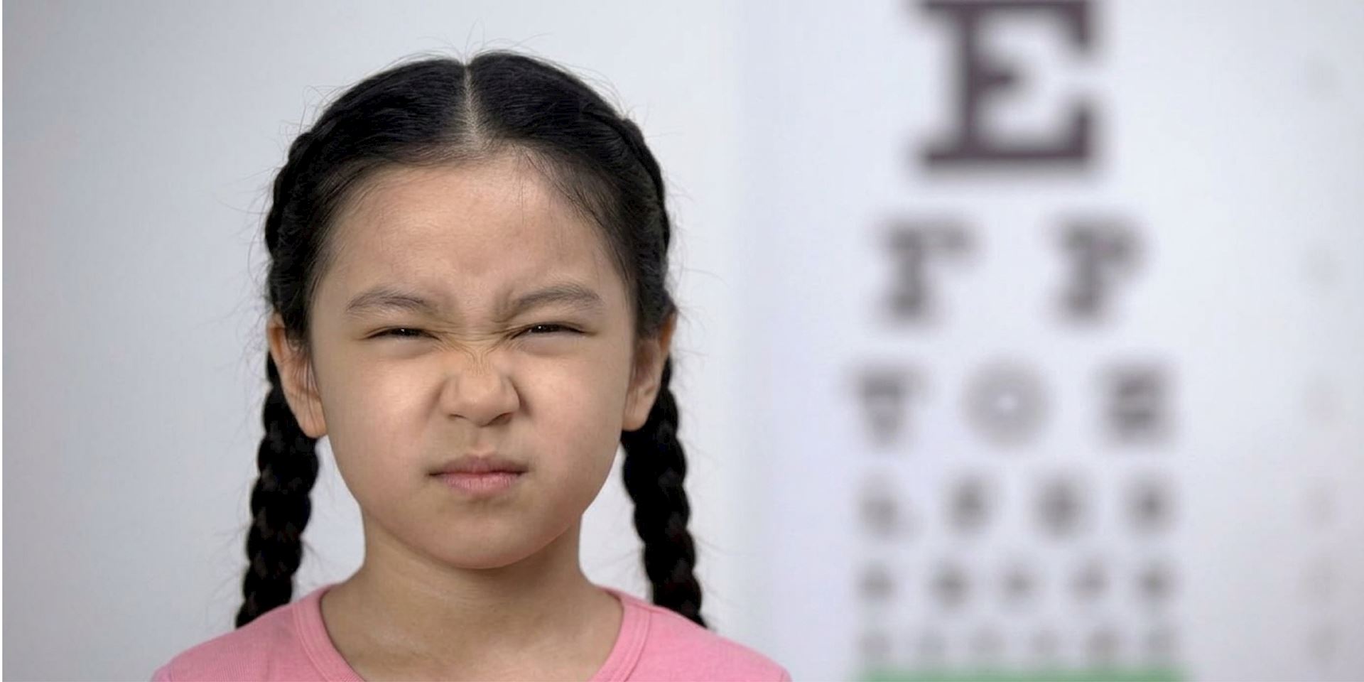 Trẻ em tiến triển cận thị nhanh